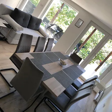 Sun&fun Vendeghaz * بالاتوناكاراتيا